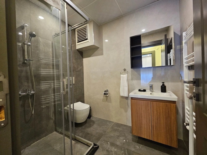 Professionally Maintained Spacious New Suites 2-4