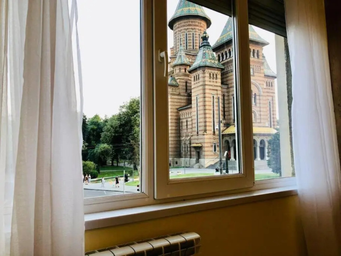 Ultra-central apart -3 ROOMS- Cathedral view VIC3