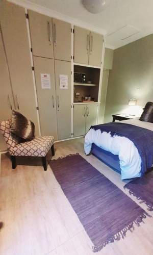 THE SPARE BEDROOM Unit 1