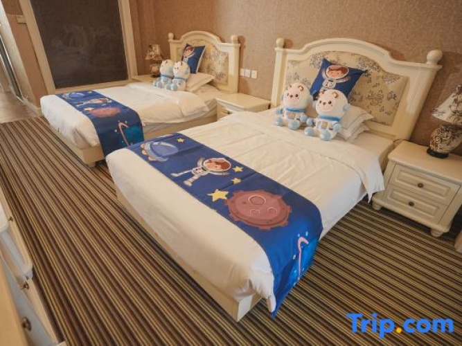 Deluxe Family Suite