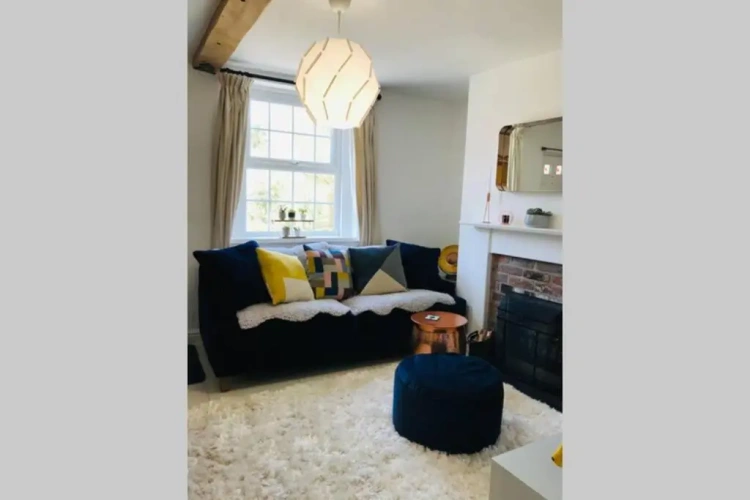 2 Bedrooms Cottage