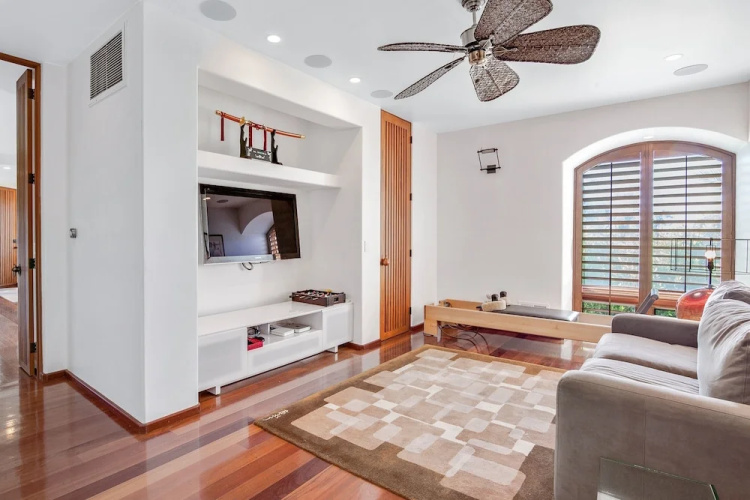 1633 La Jolla - 4 Br Home