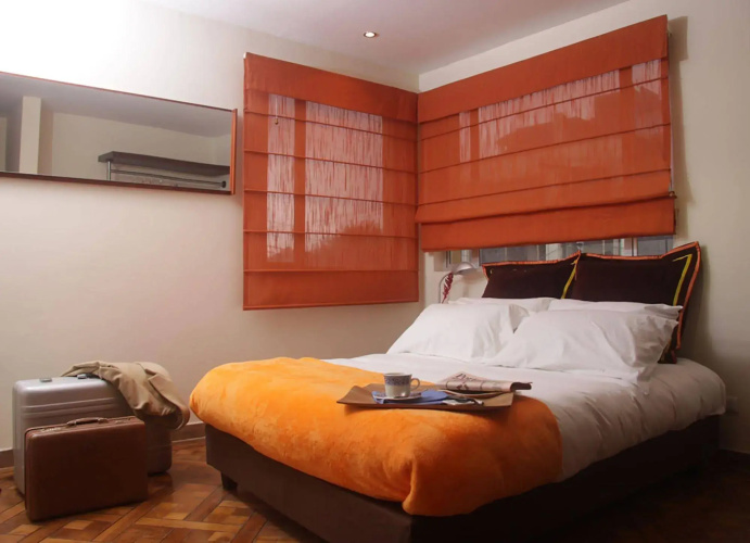 6 Suites Hotel