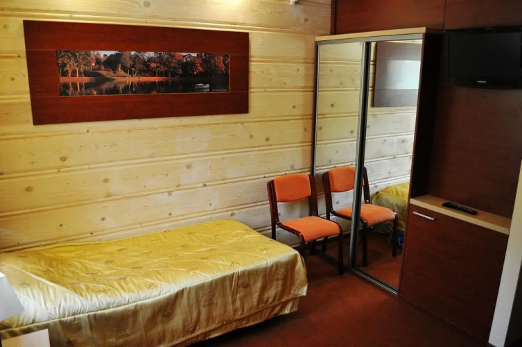 Hotel 365
