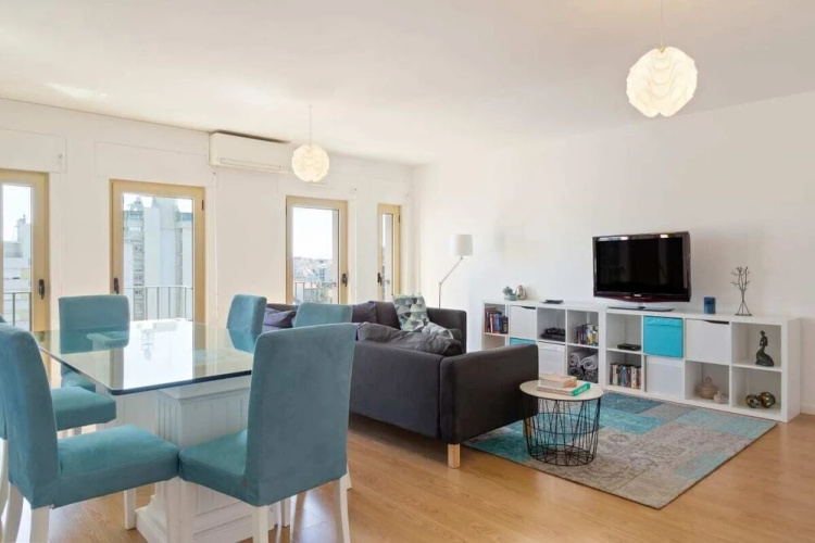 Stunning 2 Bed Apt, Sleeps 4 nr Entrecampos