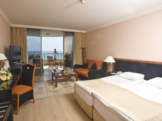 Standard Double room with land view