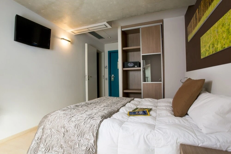 2 Bedrooms Standard Quadruple Family room