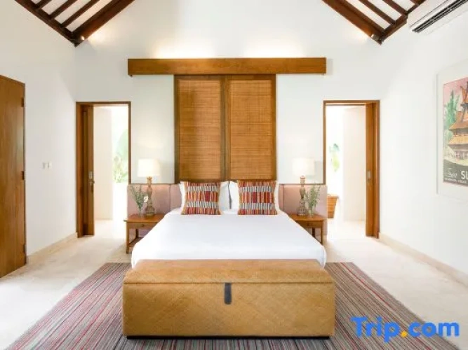 5 Bedrooms Luxury Villa