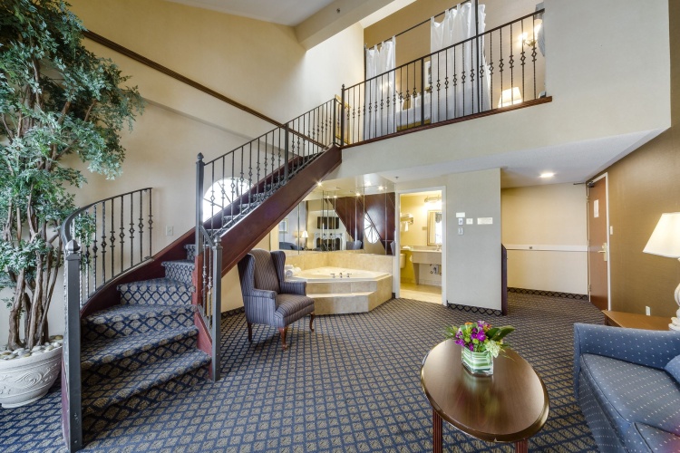 Monte Carlo Inn - Vaughan Suites photo 13
