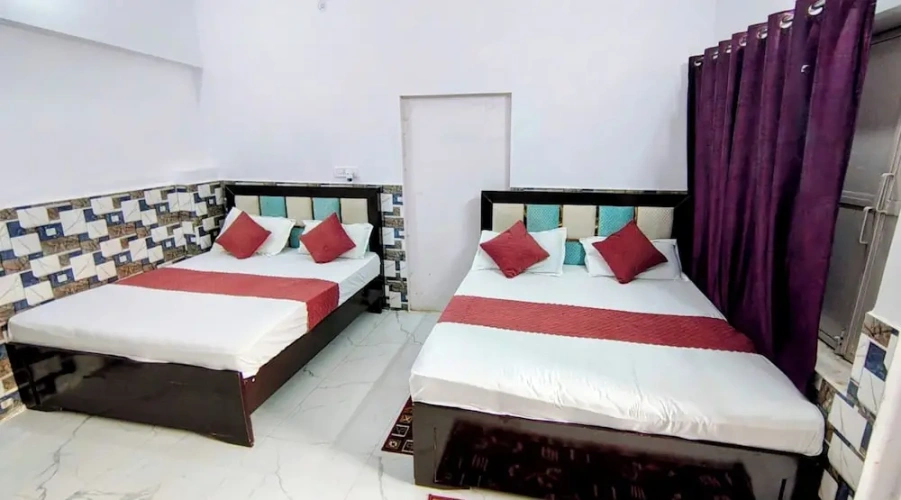 Deluxe Quadruple room with city view