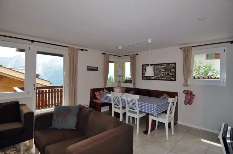 2 Bedrooms Apartment