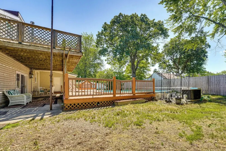 Private Pool & Yard: Pet-friendly Home in Toledo