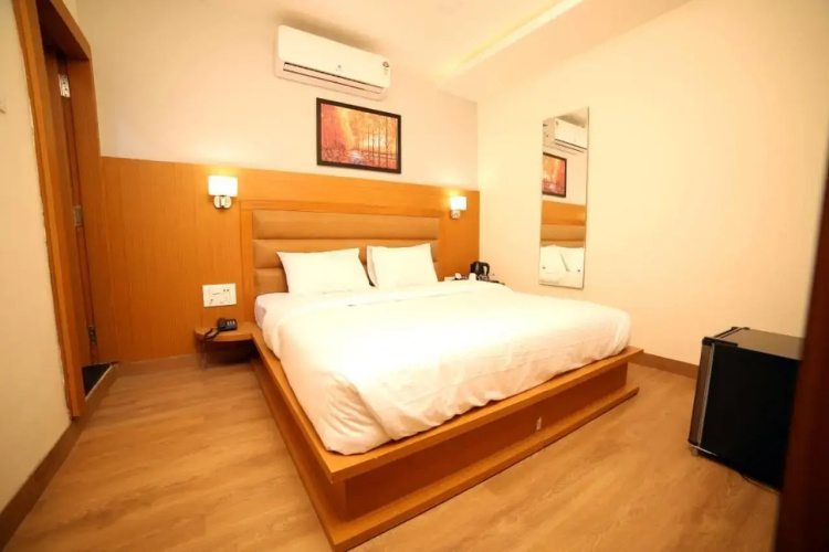 Banyan Hotel&Restro
