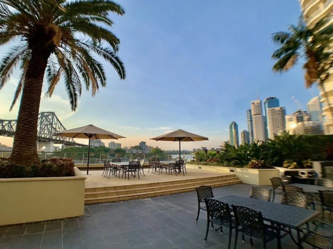 Astra Apartments Brisbane CBD