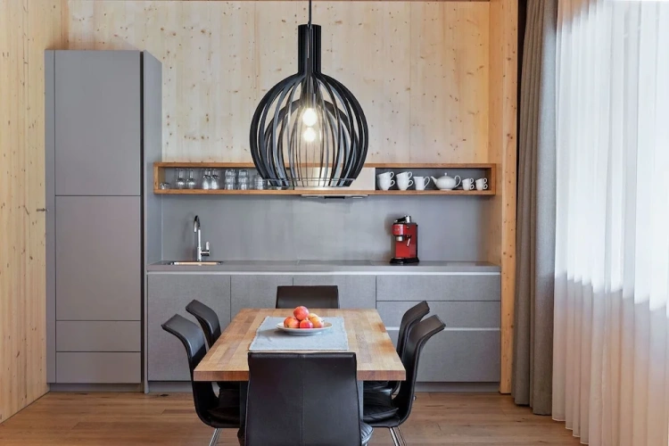3 Bedrooms Apartment