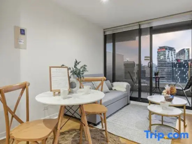 Southern Cross Modern 1BR Steps from Everything MEL CBD