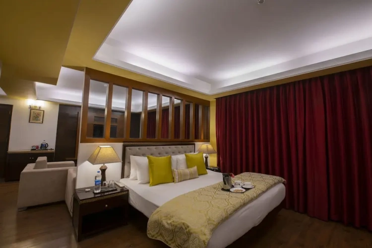 Suite with balcony