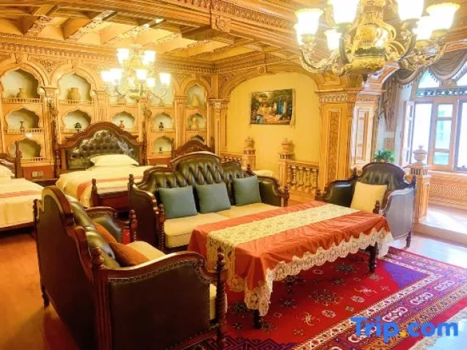 Deluxe Suite