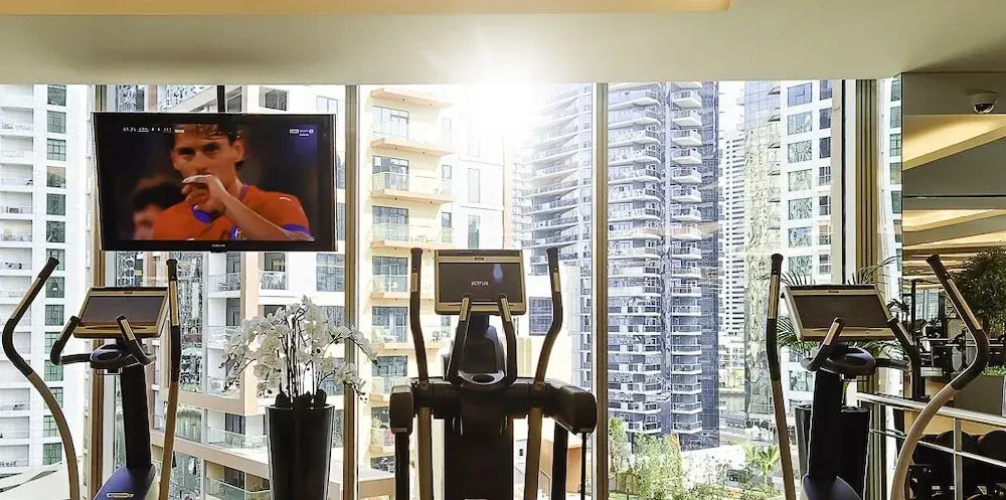 LUX The JW Marina Studio 3