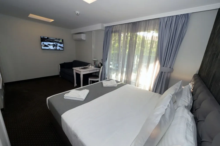 Standard room with city view