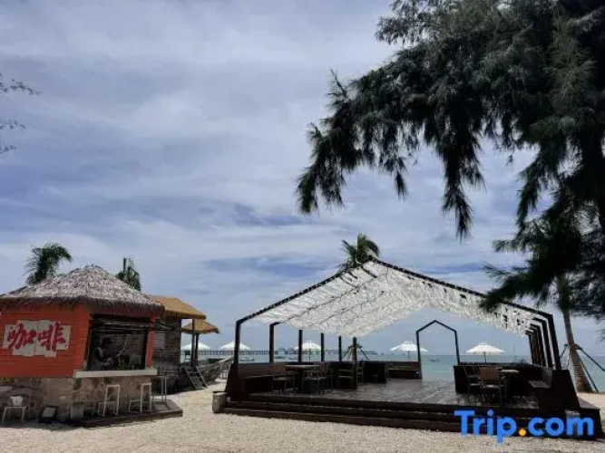 Weizhou Island beach house