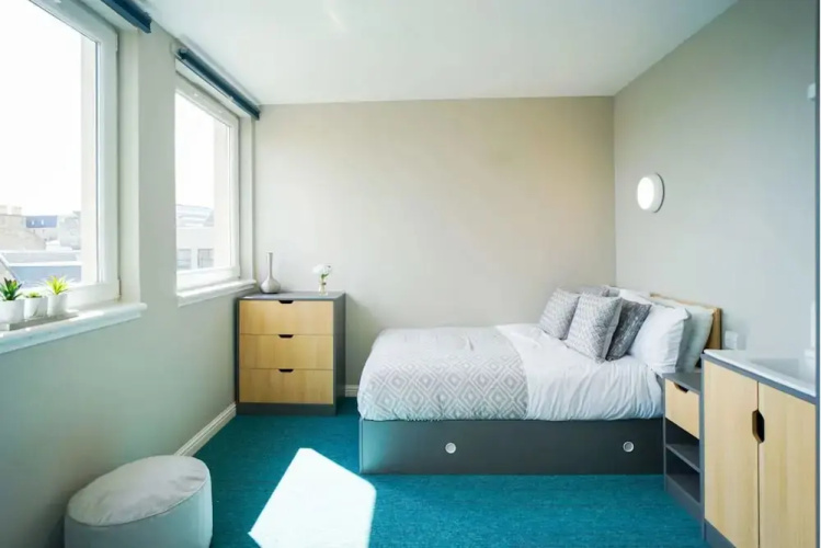 8 Roxburgh