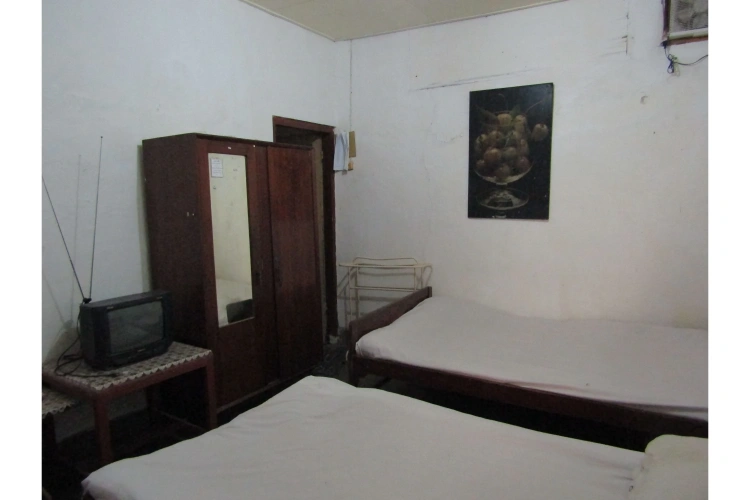 Economy Family room