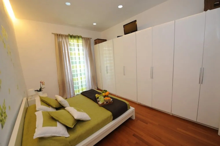 Sorrento Center Suite