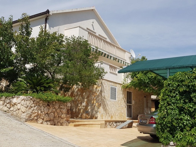 3 Bedrooms Apartment with balcony