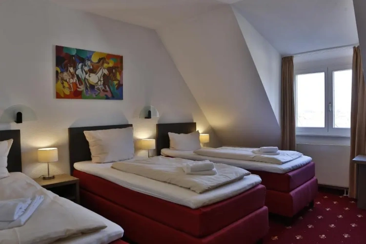 Standard Triple room