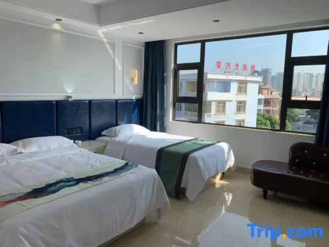 5 Bedrooms Family Suite
