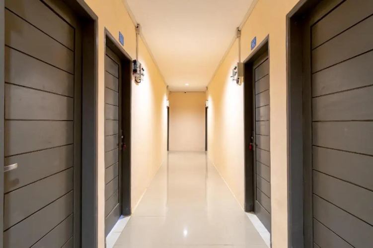 OYO 2895 Paranginan Residence