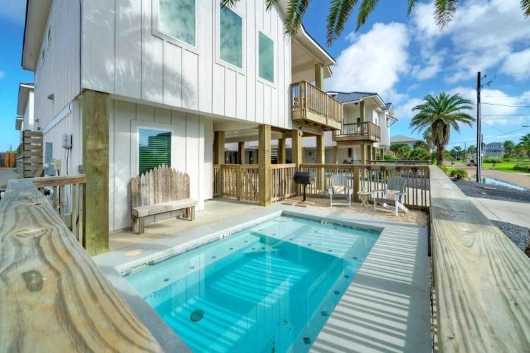4 Bedrooms Cottage