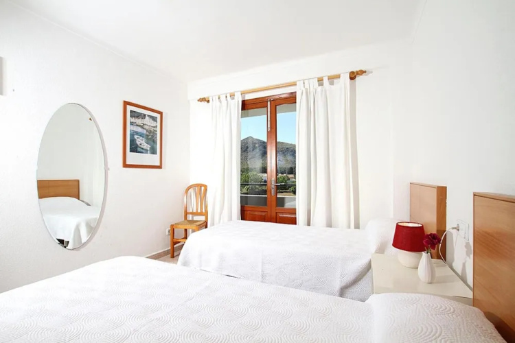 Villa - 4 Bedrooms with Pool and WiFi - 108746