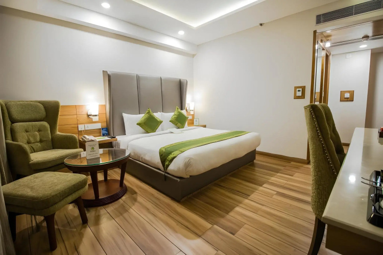 Glades Hotel