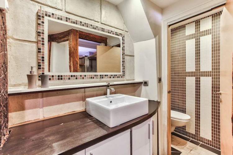 43 - Spacious Parisian Flat of Grands Boulevards