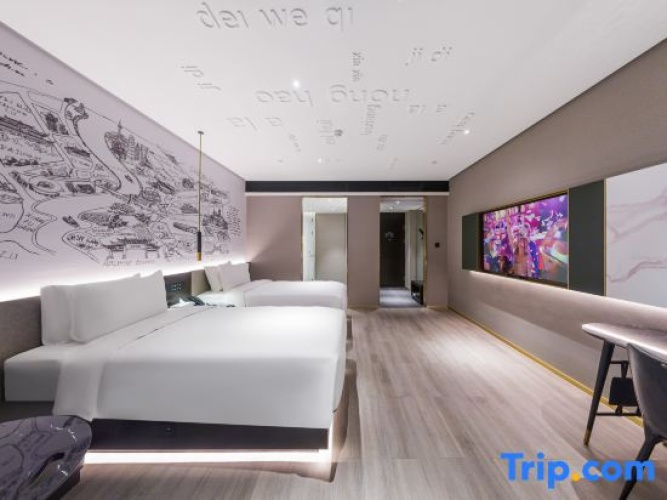 Standard Twin room with view