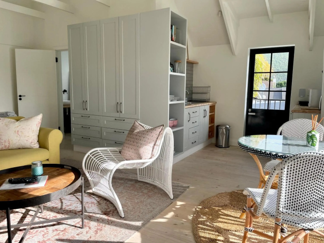 African Flame Apartment