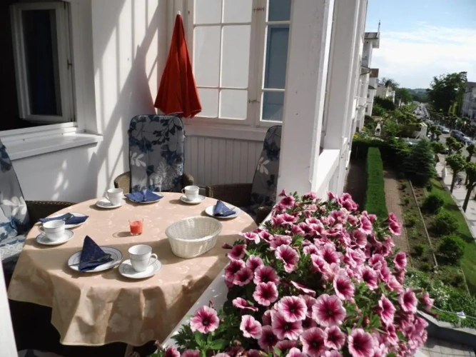 1 Bedroom Apartment with balcony