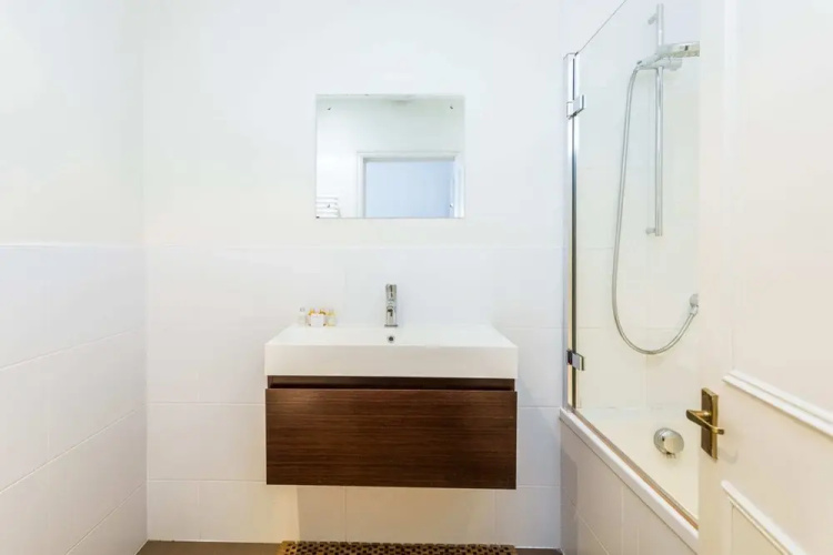 Bright and Spacious Notting Hill Nest