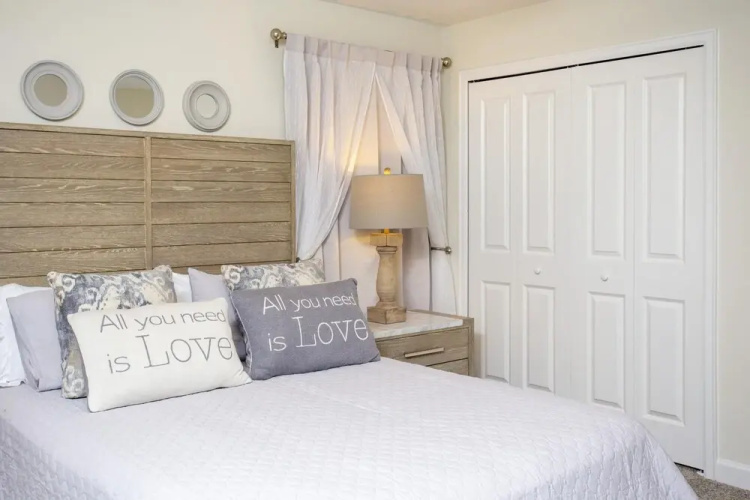 Marvelous 4 Bd w Pool Close to Disney 218