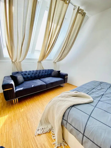 Comfy 3BR Apt With Living Room Balcony