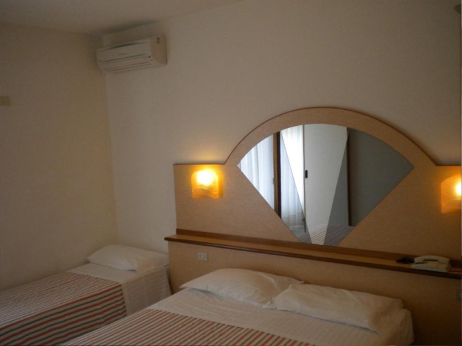 Standard Triple room with balcony