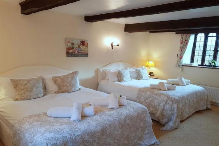 Bickleigh Castle Hotel