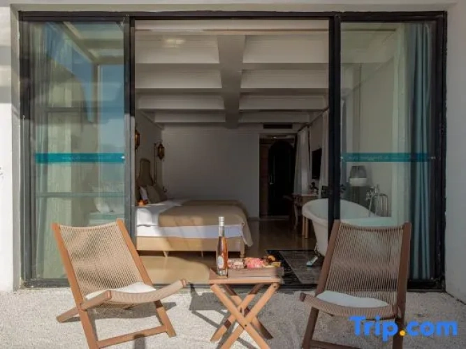 Premier Quadruple room with balcony and with sea view