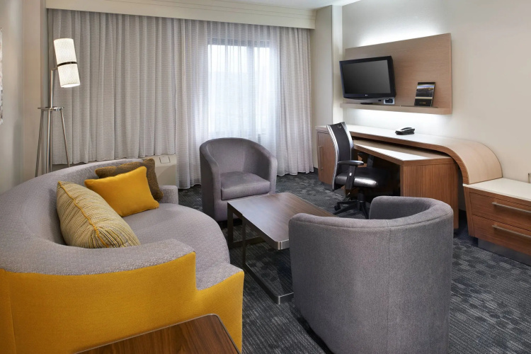 Courtyard by Marriott Cincinnati-Covington