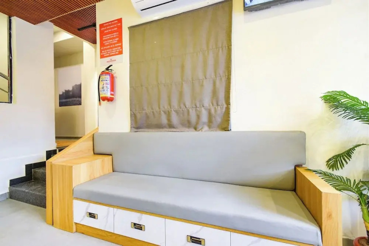 Fabhotel White Ridge