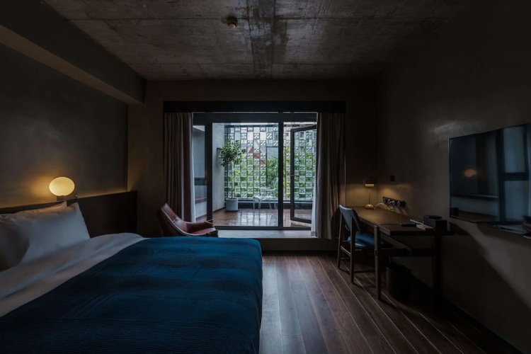 Neobridge Hotel