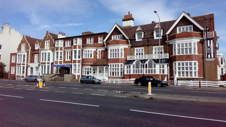 Smart Sea View Brighton Hostel