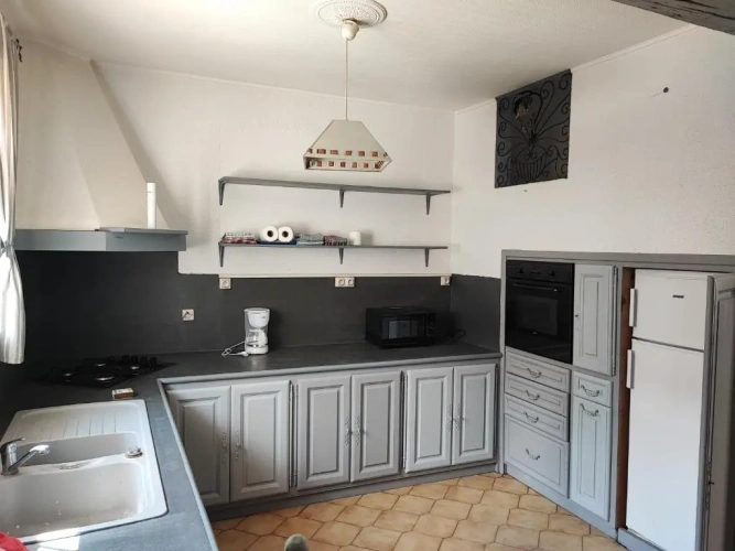 4 Bedrooms Cottage